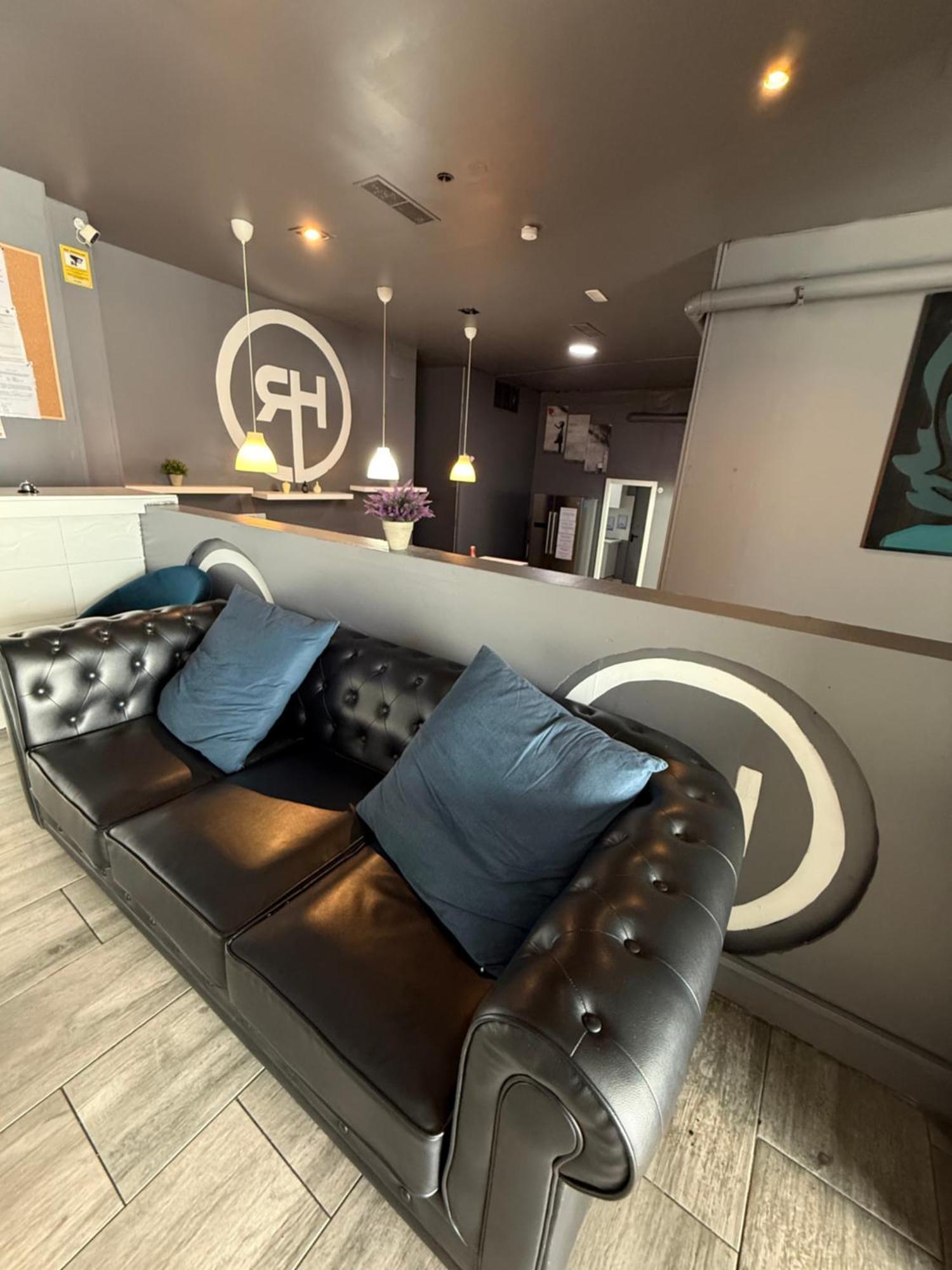 Rio Hostel Мадрид Екстериор снимка