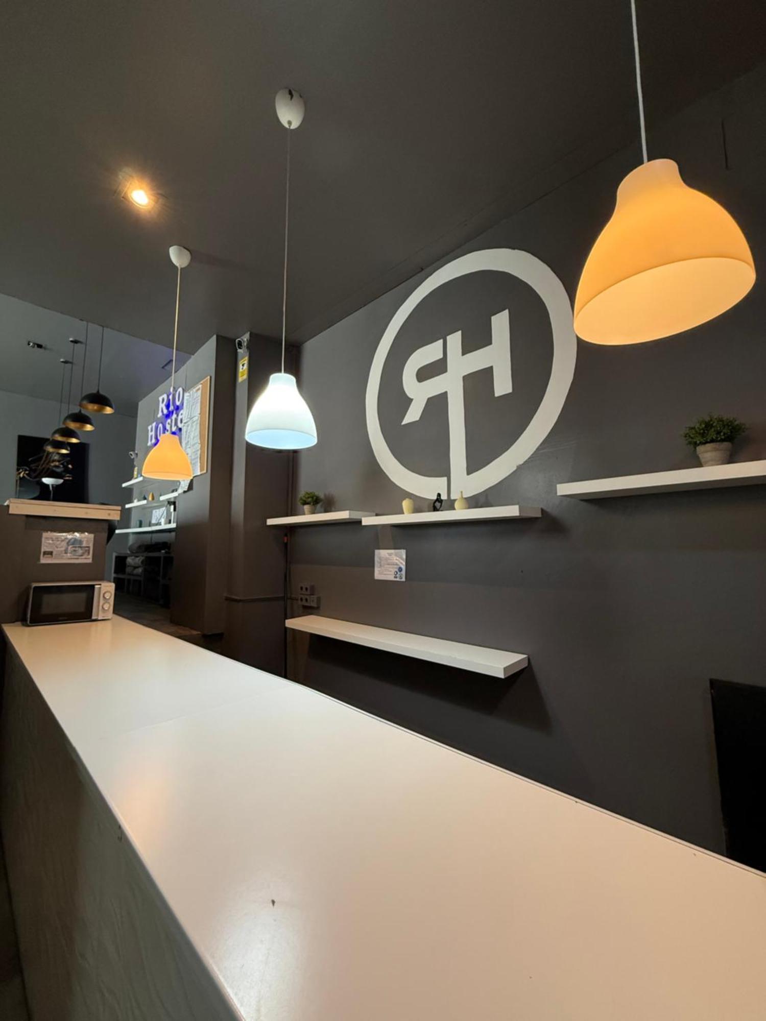 Rio Hostel Мадрид Екстериор снимка
