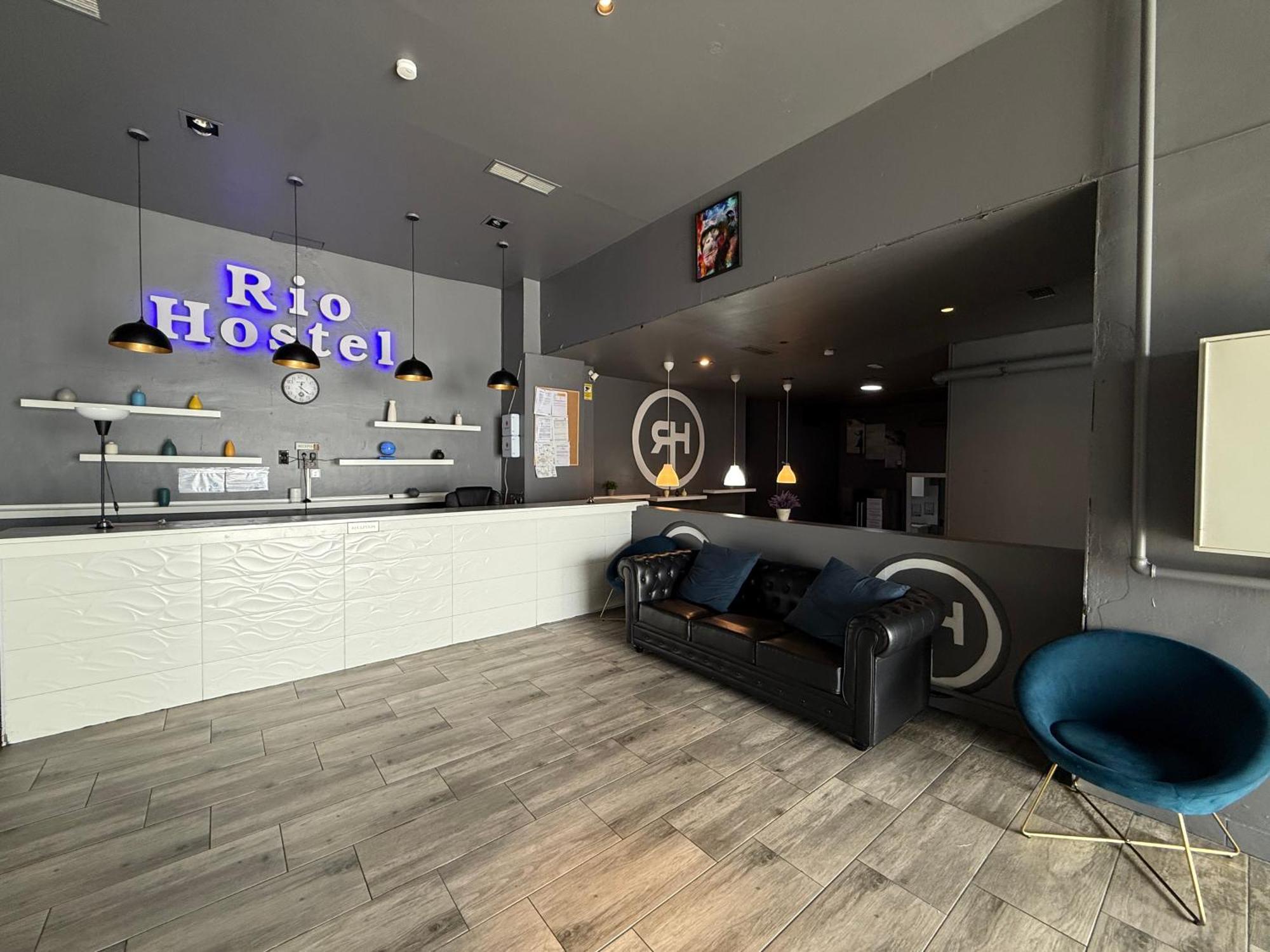 Rio Hostel Мадрид Екстериор снимка