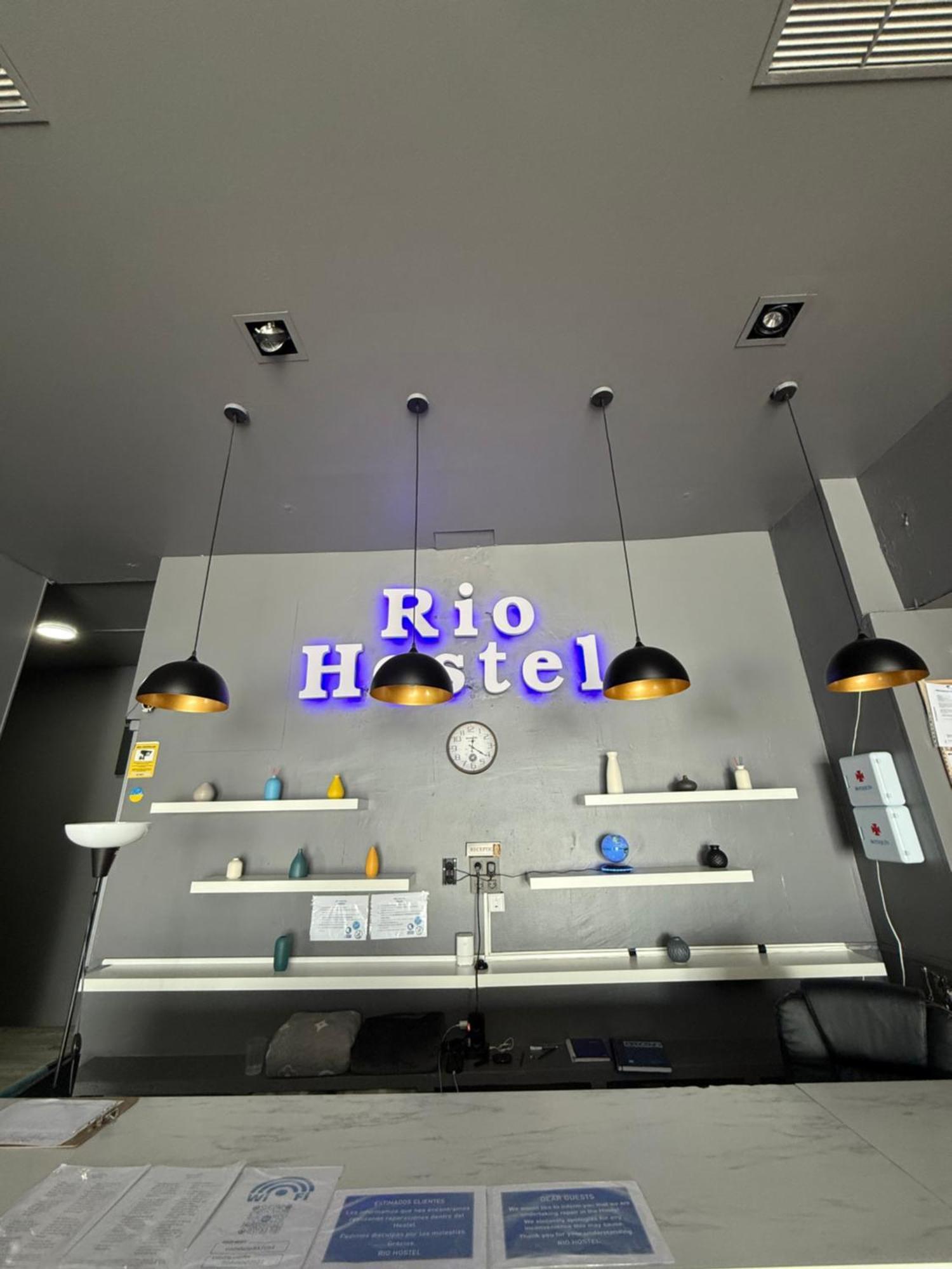 Rio Hostel Мадрид Екстериор снимка
