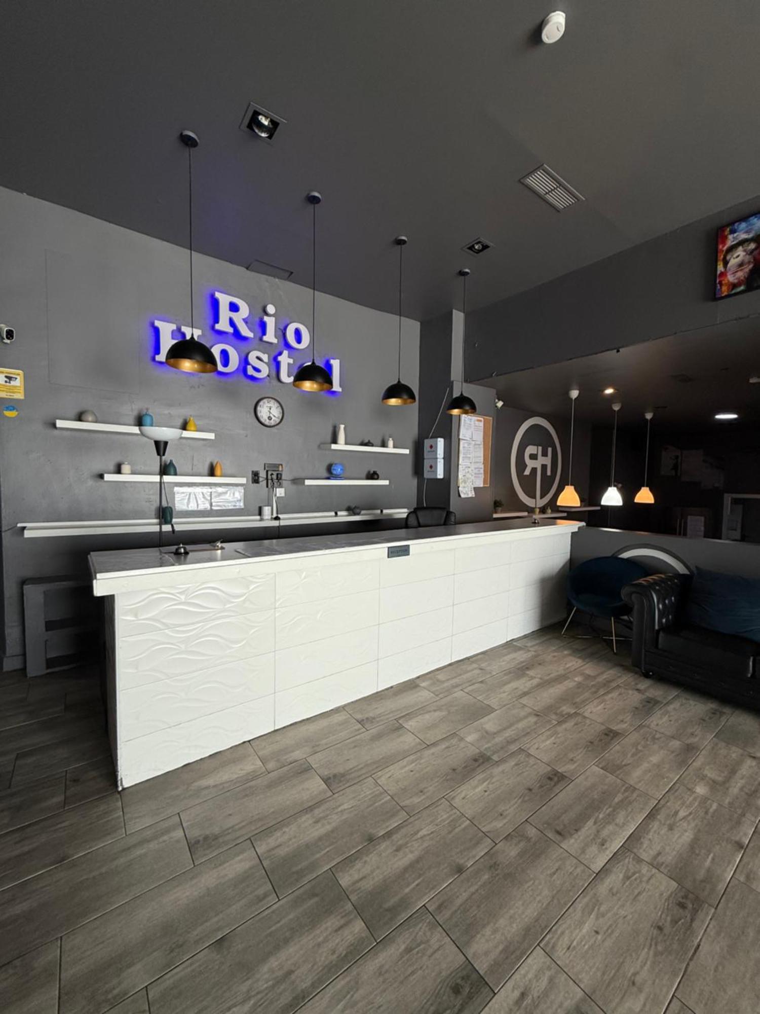 Rio Hostel Мадрид Екстериор снимка