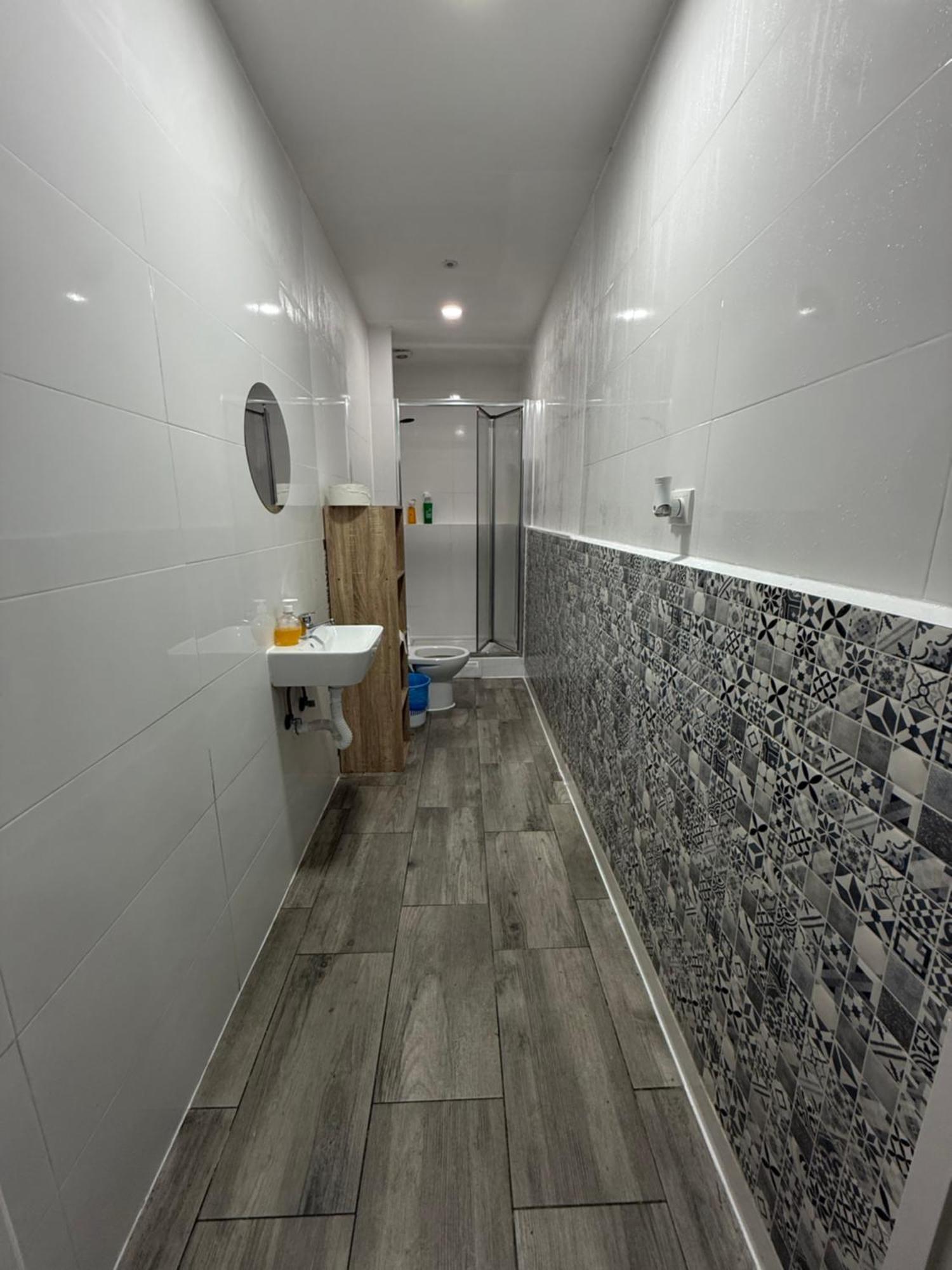 Rio Hostel Мадрид Екстериор снимка